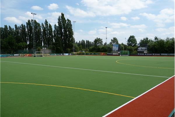 Rénovation terrain de hockey synthétique - Sportinfrabouw NV